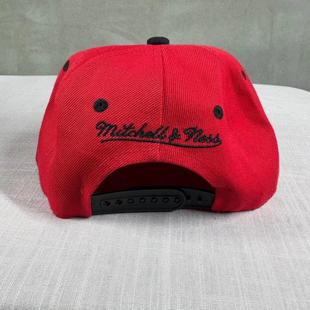 Mitchell & Ness UNLV Runnin Rebels Youth Snapback Hat Red Black 9N48OBC88-C67